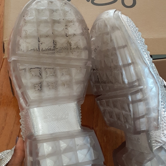 🥳SOLD LOCALLY 🥳 Silver Bling-Bling Sneakers - Picture 3 of 3